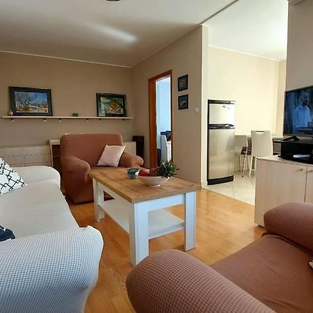 Apartman Ana Pula - Calm, Free Parking, Close To Center Kültér fotó