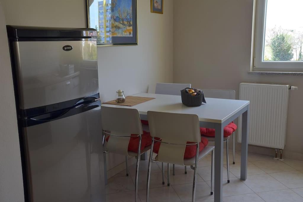 Apartman Ana Pula - Calm, Free Parking, Close To Center Kültér fotó