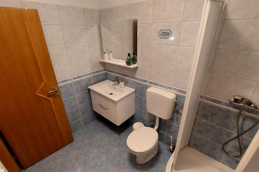 Apartman Ana Pula - Calm, Free Parking, Close To Center Kültér fotó