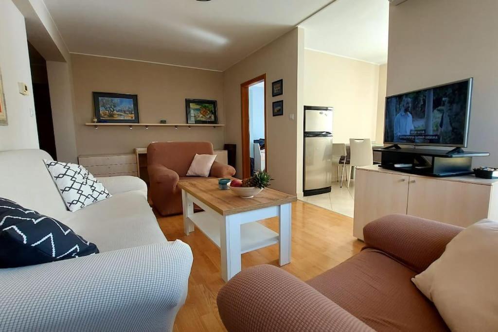 Apartman Ana Pula - Calm, Free Parking, Close To Center Kültér fotó
