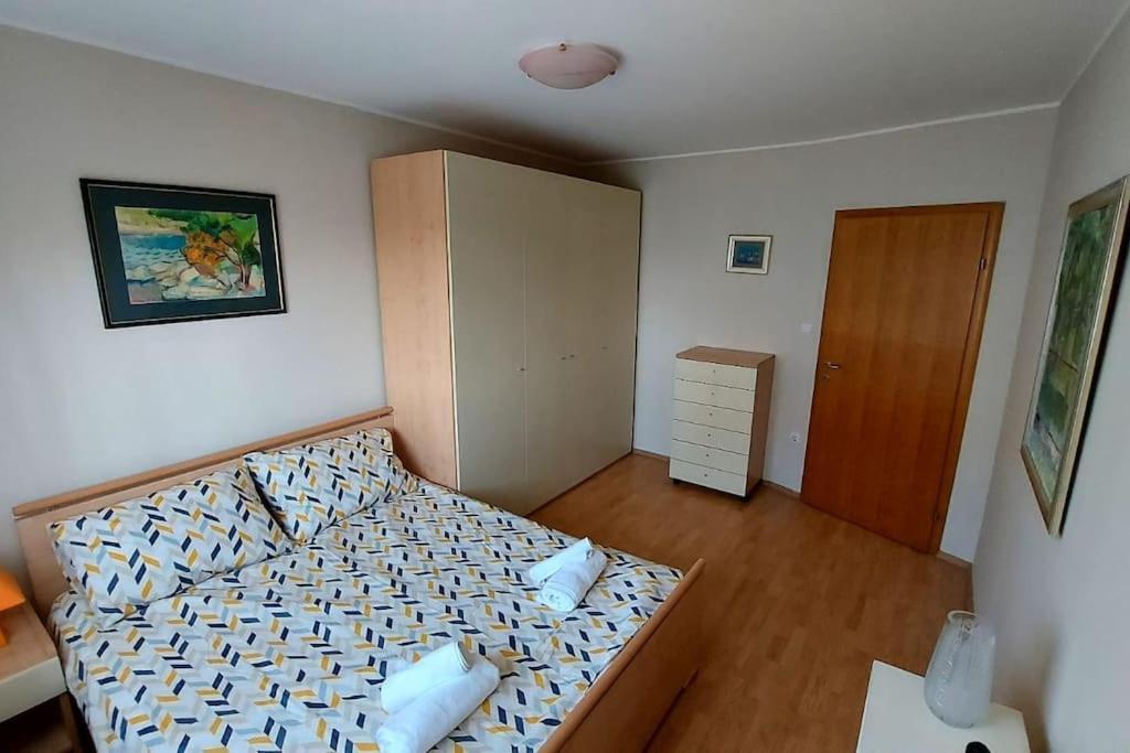 Apartman Ana Pula - Calm, Free Parking, Close To Center Kültér fotó